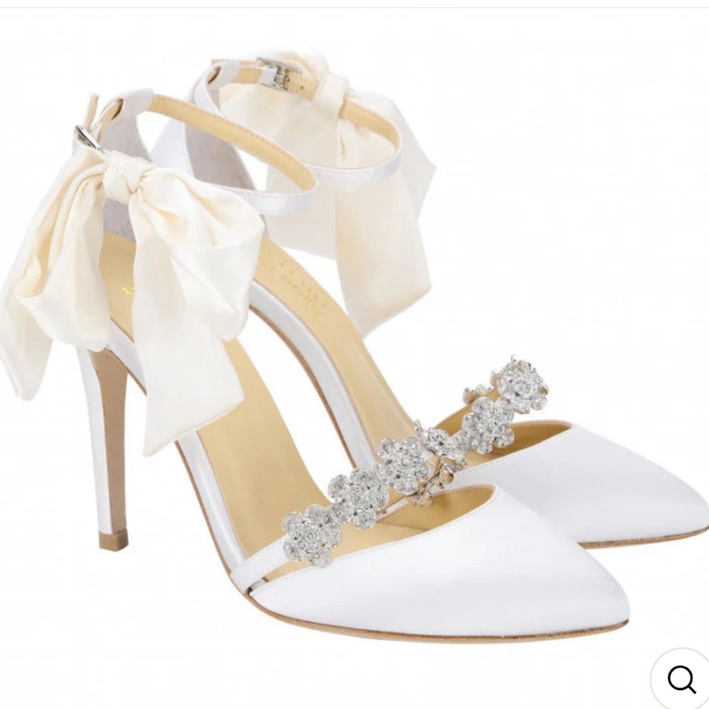 OLIVIA IVORY
4 in 1 Ivory Crystal Strap Heels with Changeable Ankle Strap